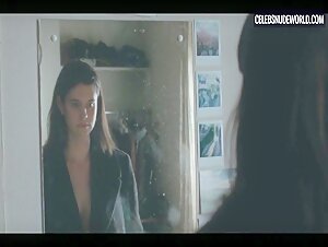 Alison Oliver Nude, breasts scene in Conversations with Friends (2022) 20