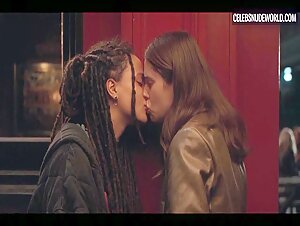 Alison Oliver, Sasha Lane kissing , hot scene in Conversations with Friends (2022) 11