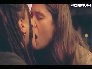 Alison Oliver, Sasha Lane kissing , hot scene in Conversations with Friends (2022) 15