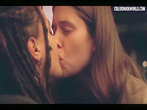 Alison Oliver, Sasha Lane kissing , hot scene in Conversations with Friends (2022) 16