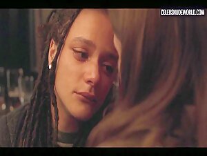 Alison Oliver, Sasha Lane kissing , hot scene in Conversations with Friends (2022) 2