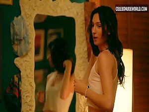 Jesse James Keitel underwear, lesbian scene in Queer as Folk (2022) 13