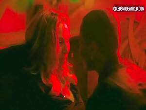 Kim Cattrall, CG lesbian, Sexy scene in Queer as Folk (2022)