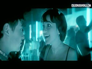 Taylor Blackwell Cleavage, Party scene in American Gigolo (2022) 17