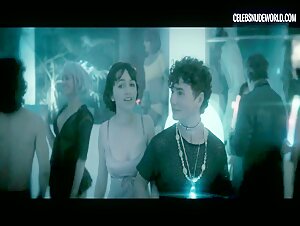 Taylor Blackwell Cleavage, Party scene in American Gigolo (2022)