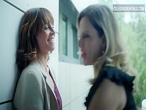 Maria Molins, Itziar Atienza underwear, lesbian scene in Wrong Side of the Tracks (2022-) 11