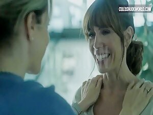Maria Molins, Itziar Atienza Sexy, lesbian scene in Wrong Side of the Tracks (2022-) 6