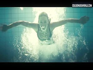 Julia Edtmeier Sexy, bikini scene in Love Machine 2 (2022) 1