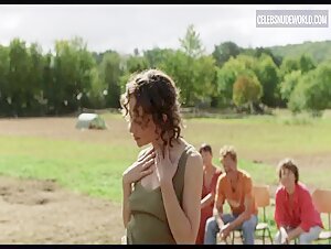 Aenne Schwarz Outdoors, Singing scene in So Long Daddy, See You in Hell (2022) 6