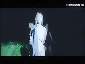 Maya Hawke Nude, breasts scene in Therèse (2022)