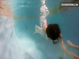 Keep Chambers, Carrie Overgaard thong, Nude scene in Piranha Women (2022) 4