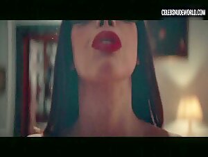 Ilenia Pastorelli breasts, Nude scene in Dark Glasses (2022) 11