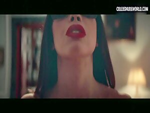 Ilenia Pastorelli breasts, Nude scene in Dark Glasses (2022) 13