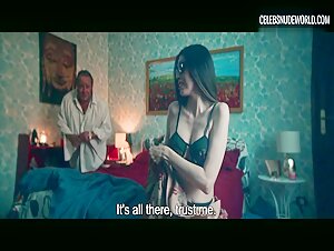 Ilenia Pastorelli Sunglasses, Lingerie scene in Dark Glasses (2022) 18