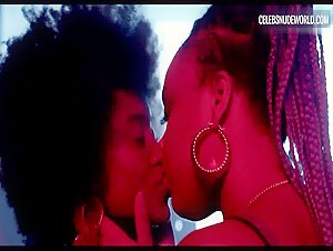 Ana Hilário, Camilla Damiao Sexy, lesbian scene in Mars One (2022) 1