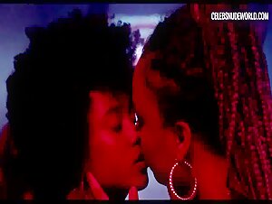 Ana Hilário, Camilla Damiao Sexy, lesbian scene in Mars One (2022) 9