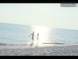 Sonia Mietielica breasts, Nude scene in Into the Wind (2022) 18