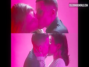 Aroa Elvira, Rocío Saiz, Zaida Carmona, Thaïs Cuadreny lesbian, Sexy scene in Girlfriends and Girlfriends (2023) 6
