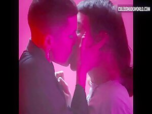 Aroa Elvira, Rocío Saiz, Zaida Carmona, Thaïs Cuadreny lesbian, Sexy scene in Girlfriends and Girlfriends (2023) 7