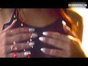 Luana Nastas Screen, Website scene in Killer Vacation (2023-) 11