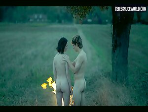Martyna Byczkowska butt, breasts scene in Absolute Beginners (2023-) 15