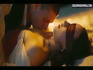 Martyna Byczkowska Missoinary, Oral scene in Absolute Beginners (2023-) 11