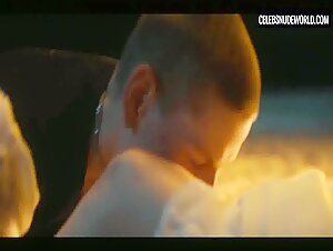 Martyna Byczkowska Missoinary, Oral scene in Absolute Beginners (2023-) 19