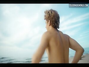 Martyna Byczkowska Nude, butt scene in Absolute Beginners (2023-) 11