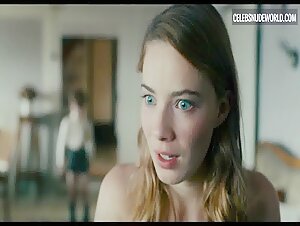 Saskia Rosendahl butt, Nude scene in Never Look Away (2018) 13