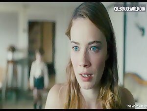 Saskia Rosendahl butt, Nude scene in Never Look Away (2018) 9