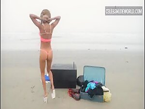 Narcissister Nude, bush scene in Narcissister Organ Player (2018)