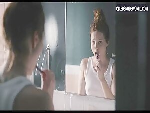Zina Zinchenko Nude, bush scene in Aviva (2020) 4
