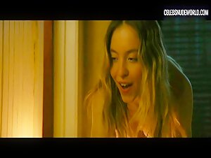 Sydney Sweeney Sexy, thong scene in The Voyeurs (2021) 11