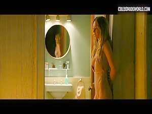 Sydney Sweeney Sexy, thong scene in The Voyeurs (2021) 4