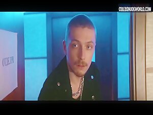 Tanya Struzhenkova Outdoors, Sexy scene in Clipmakers (2023) 13