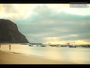 Guiomar Puerta bikini, Sexy scene in Montecristo (2023) 1