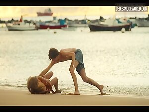 Guiomar Puerta bikini, Sexy scene in Montecristo (2023) 10