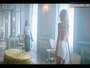 Alejandra Onieva Nude, breasts scene in Las Pelotaris 1926 (2023) 11