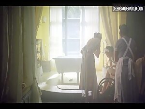 Zuria Vega Water, Tub scene in Las Pelotaris 1926 (2023) 9