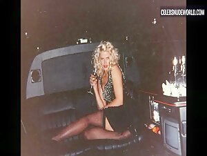 Anna Nicole Smith Sexy, thong scene in Anna Nicole Smith: You Don't Know Me (2023) 17