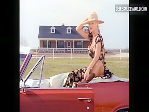 Anna Nicole Smith Nude, breasts scene in Anna Nicole Smith: You Don't Know Me (2023) 19