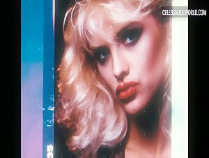 Anna Nicole Smith breasts, underwear scene in Anna Nicole Smith: You Don't Know Me (2023) 7