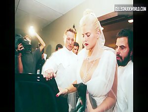 Anna Nicole Smith blonde, Nude scene in Anna Nicole Smith: You Don't Know Me (2023) 11