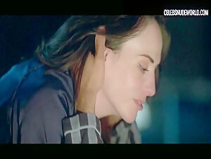 Zuria Vega underwear, Sexy scene in Thursday's Widows (2023) 12