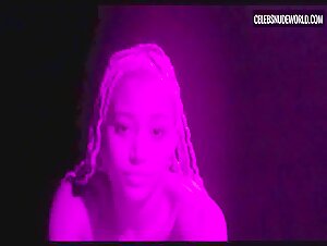 Amandla Stenberg, Bobbi Salvör Menuez lesbian, breasts scene in My Animal (2023) 13