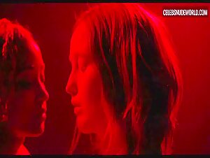 Amandla Stenberg, Bobbi Salvör Menuez lesbian, breasts scene in My Animal (2023) 14
