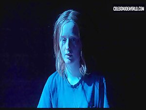 Amandla Stenberg, Bobbi Salvör Menuez lesbian, breasts scene in My Animal (2023) 6