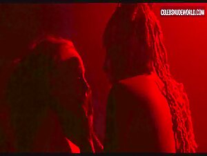 Amandla Stenberg, Bobbi Salvör Menuez lesbian, redhead scene in My Animal (2023) 15