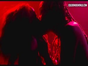 Amandla Stenberg, Bobbi Salvör Menuez lesbian, redhead scene in My Animal (2023) 4