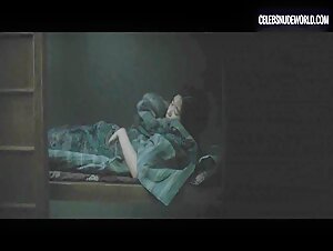 Tae-ri Kim Nude, changing scene in The Handmaiden (2016) 3